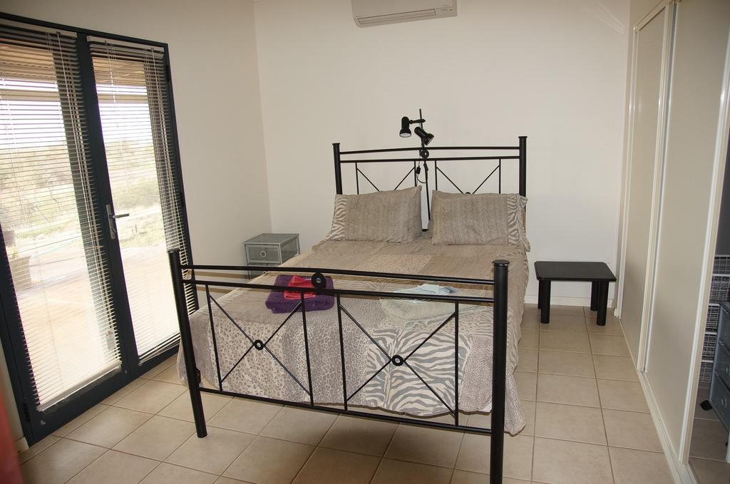 Ningaloo Bed And Breakfast Эксмут Номер фото